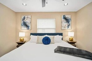 4 Schlafzimmer, Zimmersafe, Schreibtisch, Bügeleisen/Bügelbrett