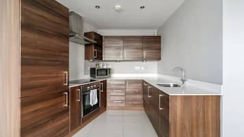 Kjøleskap, mikrobølgeovn, ovn og oppvaskmaskin