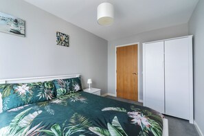 2 bedrooms, iron/ironing board, free WiFi, bed sheets