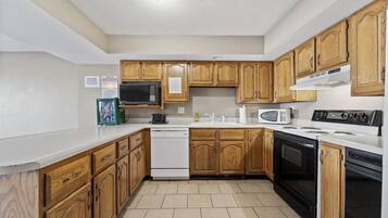 Refrigerador y lavavajillas