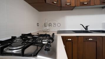 Deluxe Studio | Private kitchen | Electric kettle