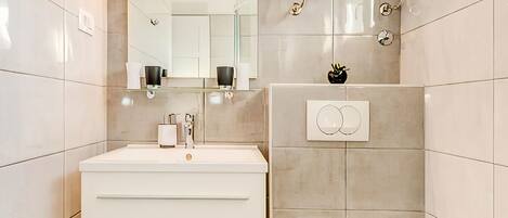 House | Bathroom