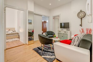 Living room - Happy Home - Rental Residence (Split)