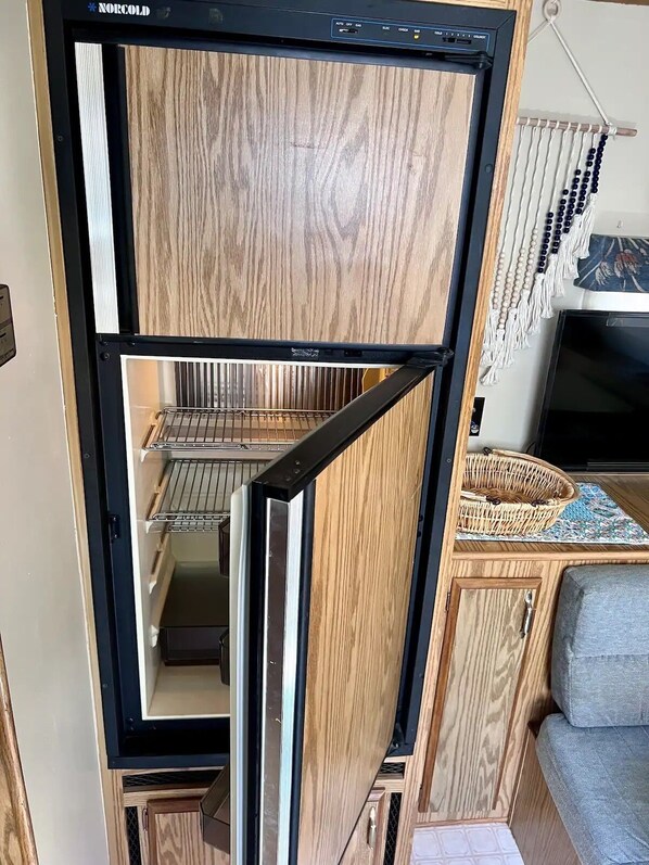 Interior - Delightful tiny home/rv With shower (Lancaster)