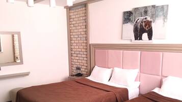 In-room safe, free WiFi