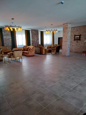 Lobby - Chalet Khione (Metinoğlu Pansiyon) Sarıkamış (Sarikamis)