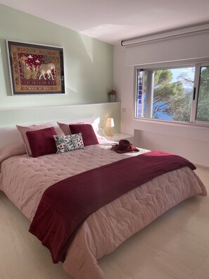 5 chambres, fer et planche à repasser, lit parapluie, Wi-Fi