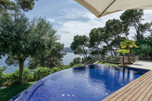 Piscine extérieure