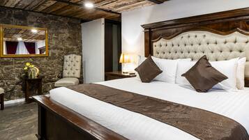 Premium-Suite | 1 Schlafzimmer, hochwertige Bettwaren, Daunenbettdecken, Minibar