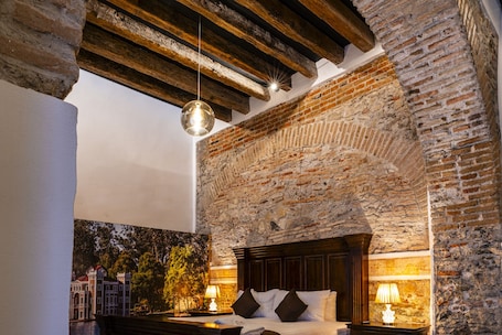 1 habitación, ropa de cama de alta calidad, cubrecamas y minibar