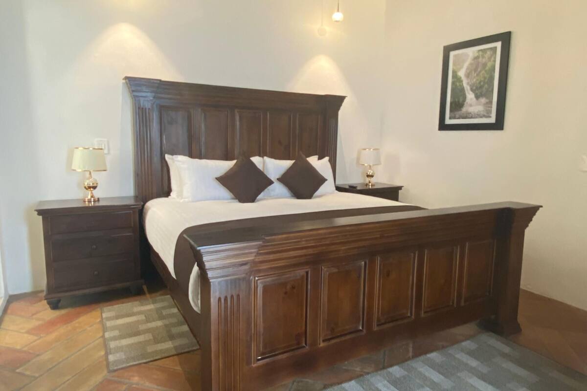 1 chambre, literie de qualité supérieure, couette en duvet d'oie
