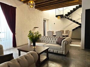 Presidential Suite | Premium bedding, down comforters, minibar, individually decorated - HOTEL BOUTIQUE CASONA 65 (Puebla)