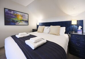 3 室のベッドルーム、アイロン / アイロン台、WiFi、ベッドシーツ