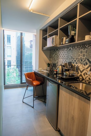 Standard Studio | 1 bedroom, premium bedding, desk, laptop workspace