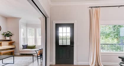 Wine Country Victorian - Two Kitchens - Walk to Town & Wineries