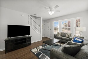 Townhome, Multiple Beds, Kitchen, Garden View (6402 Beach Dr - Seabatical B) | Living area