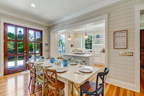 Old Town Casita 3BR/3BA 10 minutes to downtown and the beach with Golf Cart