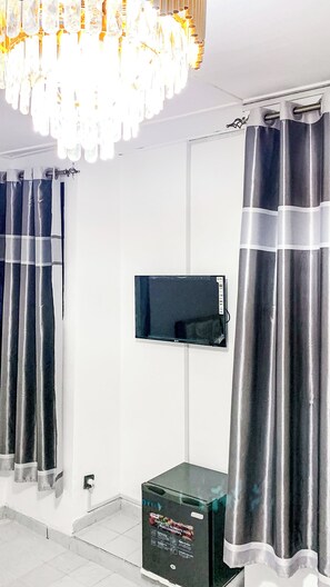 Economy Double Room | Free WiFi, bed sheets - Tranquil Residence  (Abidjan)