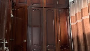 Deluxe Double Room | Wardrobe