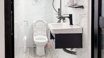 Chambre Double Ăconomique | Salle de bain