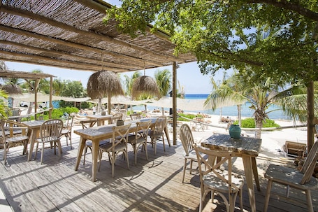 Vila | 3 quartos, ferros/tábuas de passar roupa. Masbango Luxury Penthouse at Jan Thiel