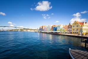 Room - Historic 2BR Jewel on Willemstad's Handelskade (Willemstad)