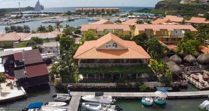 Breathtaking Seaside 3BR Penthouse w/ Pool at Jan Thiel