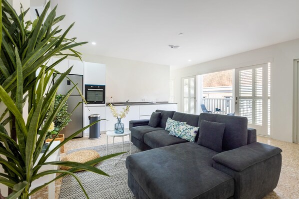 2 bedrooms - Hanchi Snoa City Centre 2BR Stylish Design (Willemstad)