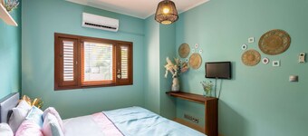 Spanish Water Apartments - Balcony