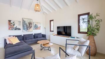 3 bedrooms, Internet