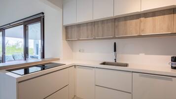 3 bedrooms, Internet