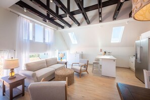 House | 2 bedrooms, Internet - Historic Heartbeat 2BR Townhouse in Central Bliss (Willemstad)