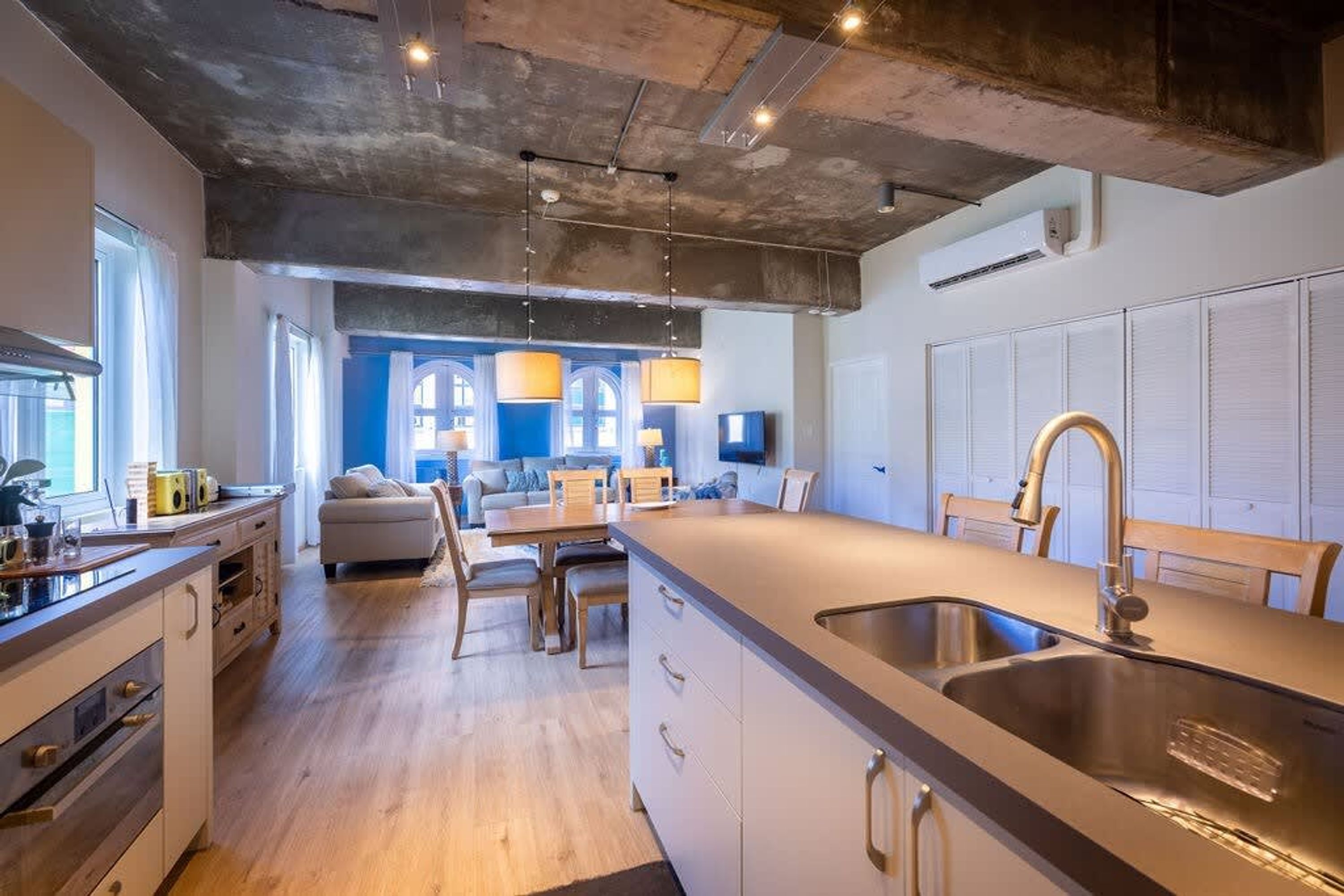 Apartemen | 3 kamar tidur dan internet