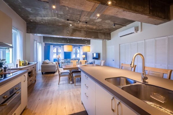 Apartment | 3 bedrooms, Internet - Chic Historic Townhouse in City Centre Willemstad (Willemstad)