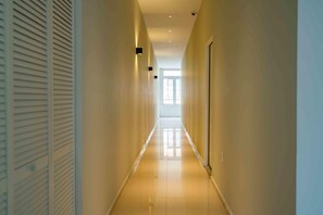 Exterior - Chic Urban Escape in the Bustling Heart of Handelskade (Willemstad)