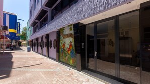 Exterior - Handelskade's Grand Historical Penthouse: Refined Luxury Living (Willemstad)