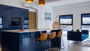 Exterior - Handelskade's Grand Historical Penthouse: Refined Luxury Living (Willemstad)