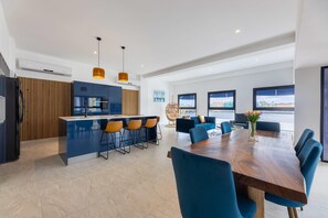 Apartment | Exterior - Handelskade's Grand Historical Penthouse: Refined Luxury Living (Willemstad)