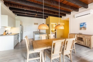 3 bedrooms, Internet - Heart of the City Plaza Jojo Heritage Home (Willemstad)