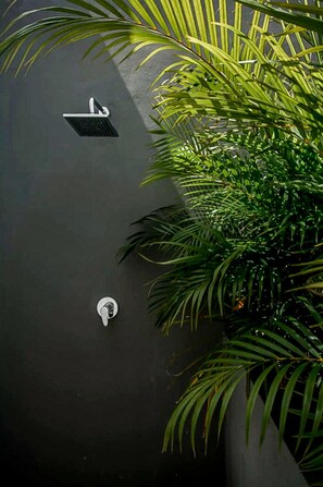 Studio | Exterior - "El Nómada" ~rooftop Pool~ Peaceful but Close to It ALL ~ Walk to Beaches & 5ª Avenida (Playa del Carmen)