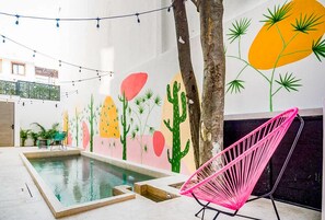 1 bedroom - ~ Queen Studio PDC Oasis ~ Pool + Rooftop Lounge ~ Walk to 5ª Avenida & Best Playa Beaches! (Playa del Carmen)