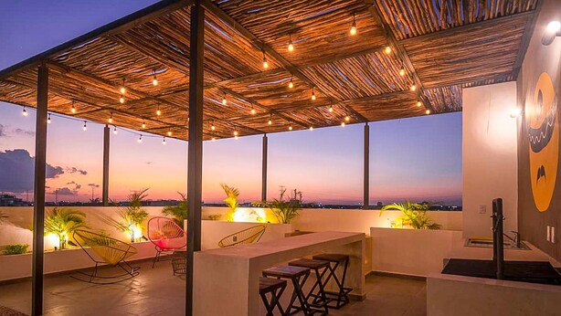 Studio | Exterior - ~ Queen Studio PDC Oasis ~ Pool + Rooftop Lounge ~ Walk to 5ª Avenida & Best Playa Beaches! (Playa del Carmen)