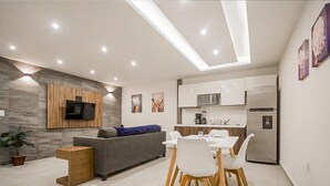 Apartment | 1 bedroom - Zazil 20 Av. 1-br Gem // ~rooftop Pool W/city Views ~ // Walk to Playa Mamitas, Coco Beach, & 5ª (Playa del Carmen)