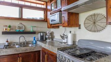 3 bedrooms, Internet