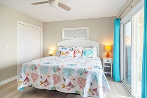 4 Schlafzimmer, Schreibtisch, Reisekinderbett, Internetzugang
