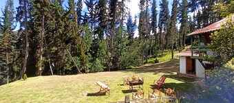 Beautiful 4-bedroom country house in the forest! Wi-Fi, 1.7 acre land
