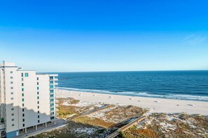 On the beach - Phoenix  VII  1416 (Orange Beach)