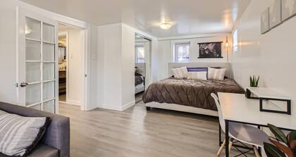 Cozy & spacious apartment walking distance to the best of Denver!