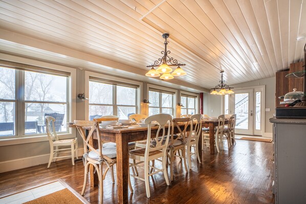 Dining room - Antlers on the Creek Bed & Breakfast (Durango)