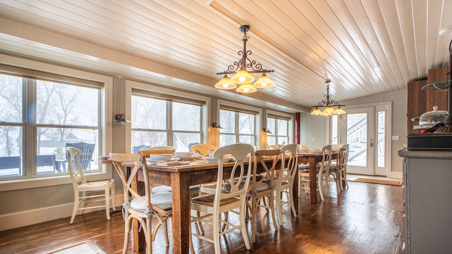 Antlers on the Creek Bed & Breakfast